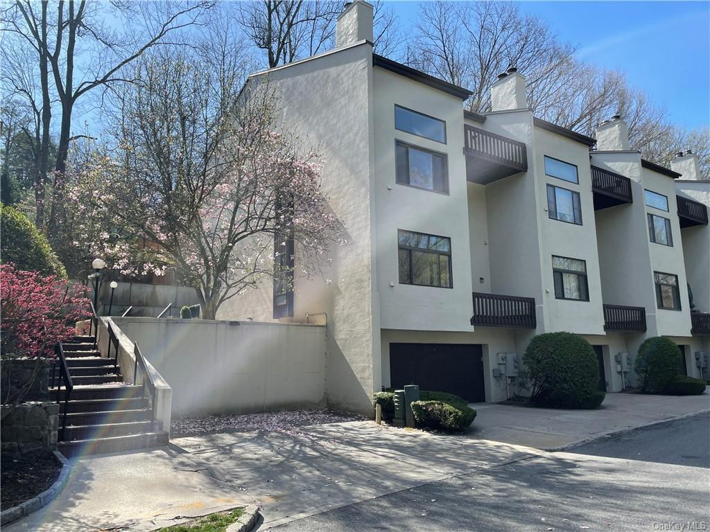 Foto principal - 361 N Greeley Ave