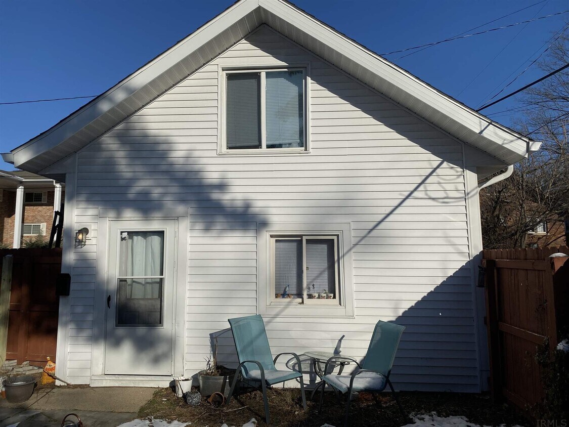 Primary Photo - 515 S Fess Ave