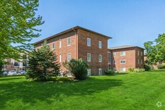 Building Photo - 300 Grandview Ct