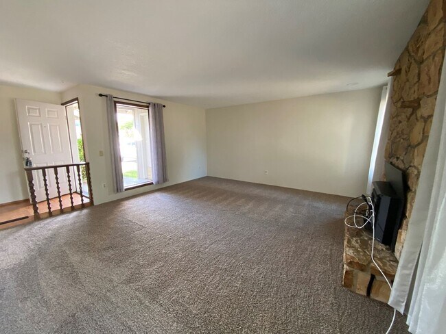 Foto del edificio - ~3 Bedroom 2 Bath House