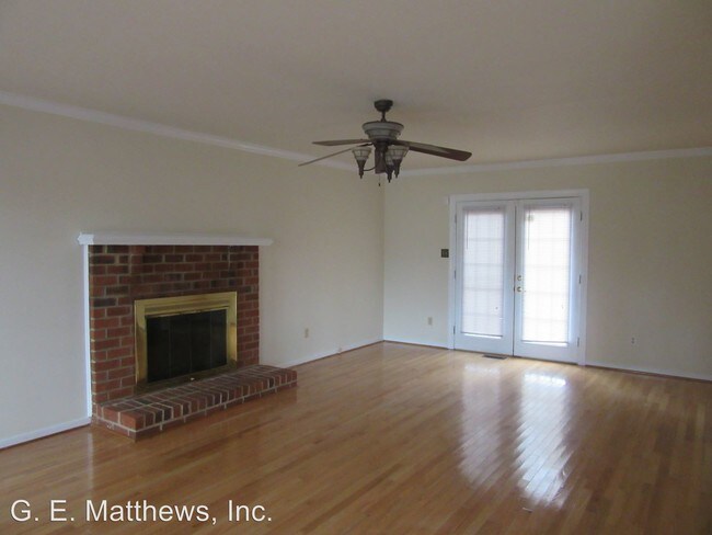 Building Photo - 9002 White Pickett Ct