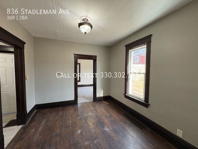 Building Photo - 836 Stadelman Ave