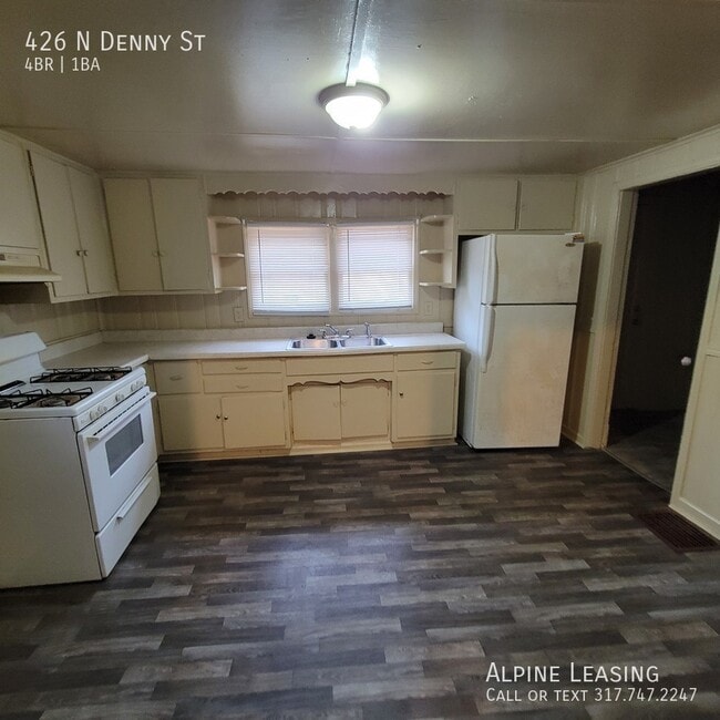 Building Photo - Near Irvington, 4BR House w/Garage Ready t...