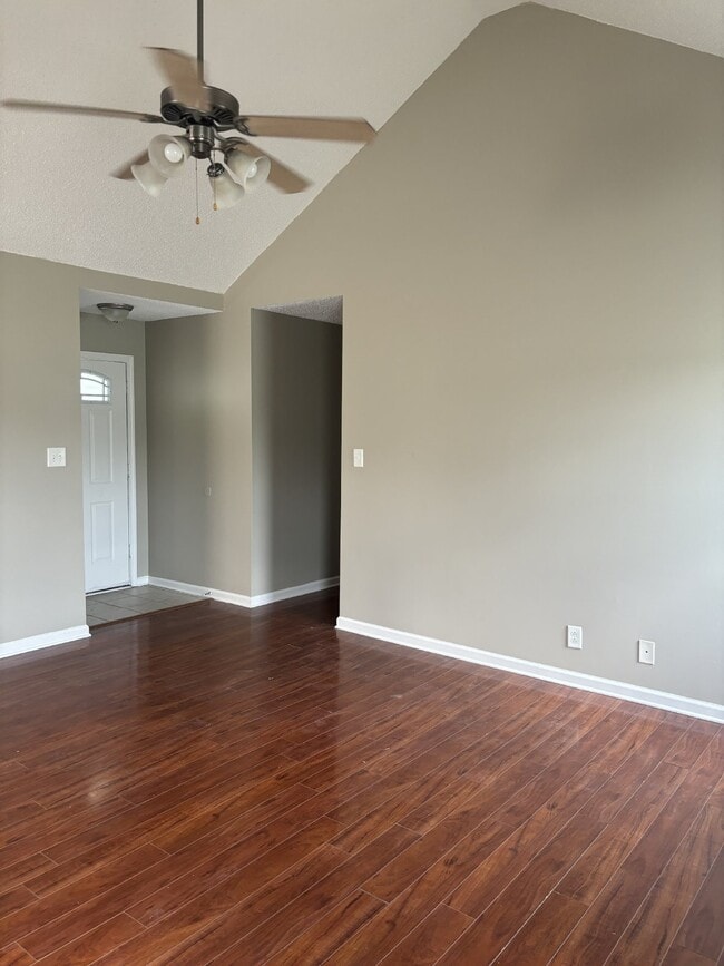 Building Photo - 409 Athena Dr