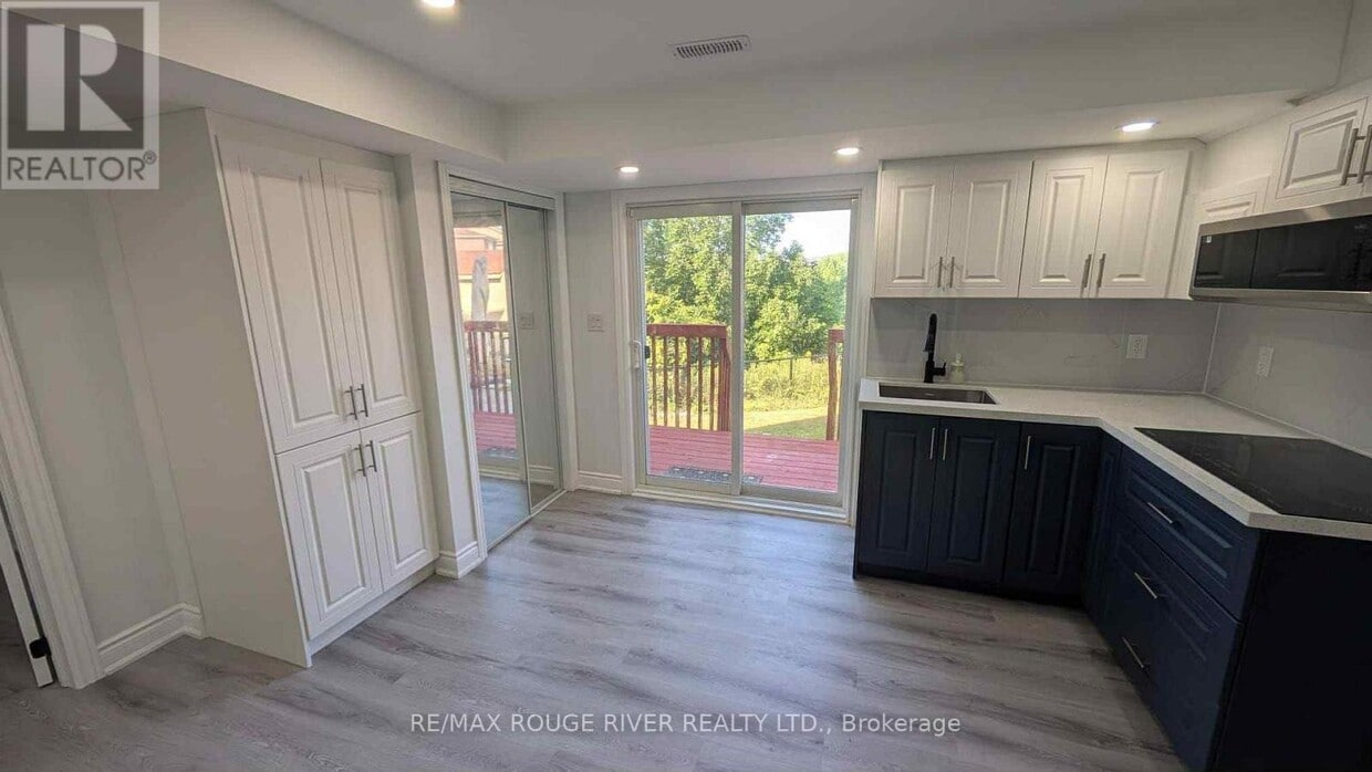 Primary Photo - 3 Wimbledon Ct