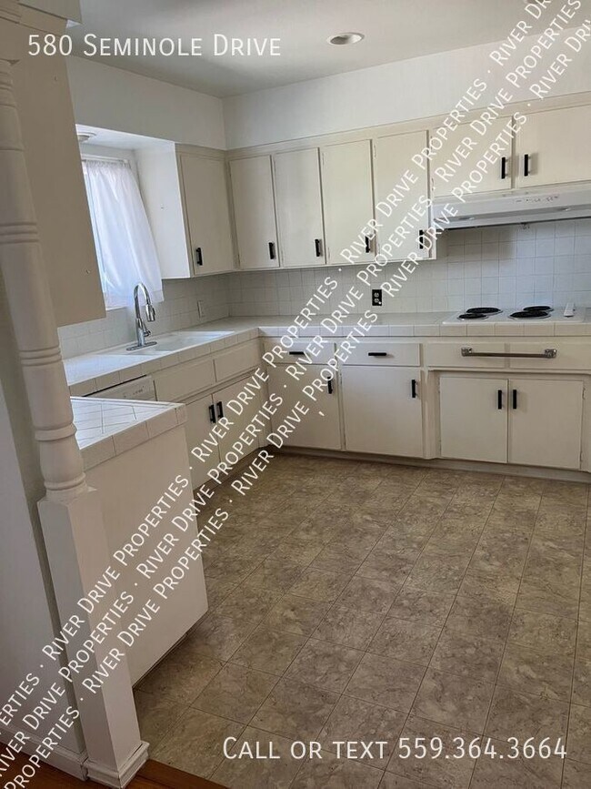 Foto del edificio - New To The Market With Pool