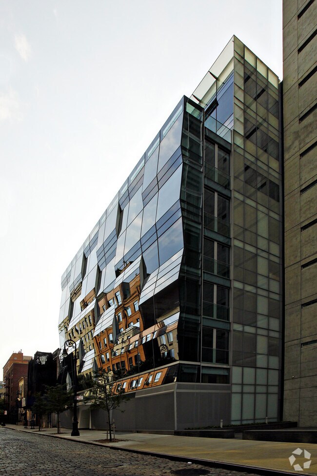 Foto principal - 166 Perry St