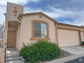 Building Photo - 1715 Pinon Dr