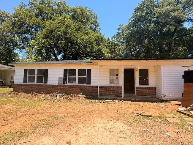 Building Photo - 713 Raines Dr