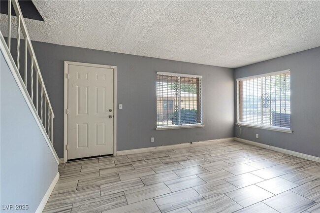 Building Photo - 1372 Lorilyn Ave