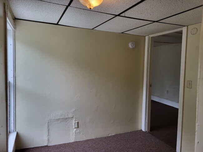 Building Photo - South Ave 215