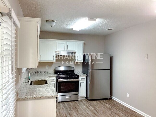 Building Photo - MOVE IN BY JULY 15TH AND RECEIVE $500 OFF ...