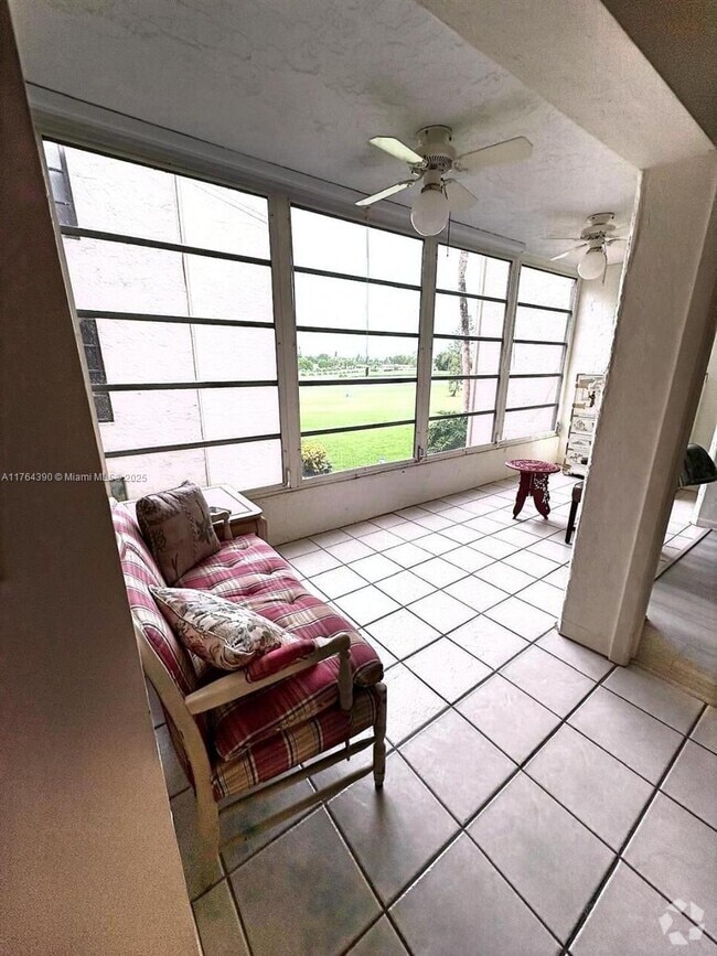 Building Photo - 3655 Boca Ciega Dr
