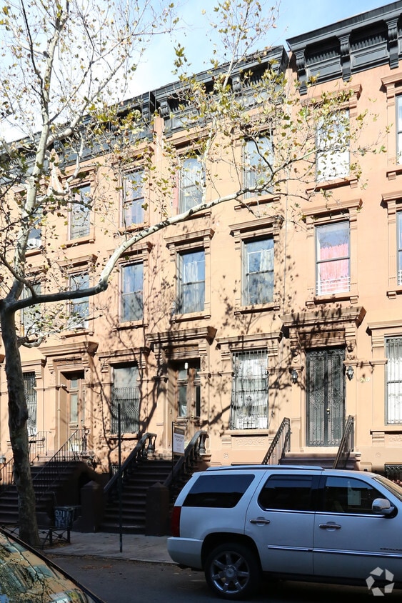 269 W 132nd St, New York, NY 10027 269 W 132nd St New York, NY