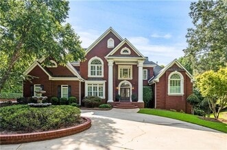 Building Photo - 124 Darwish Dr
