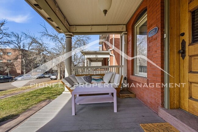 Building Photo - Charming Condo Near Cheesman Park