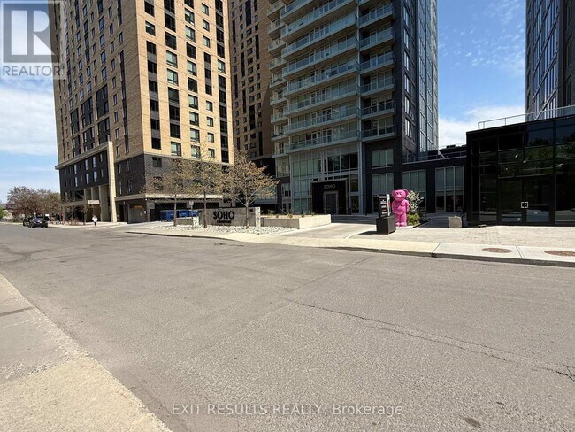 Building Photo - 105-2105 Champagne Ave S