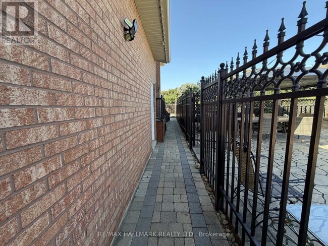 Building Photo - 190 Falstaff Ave