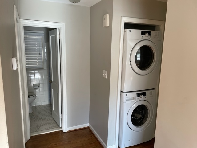 1 BA, Washer/Dryer included - 2304 Van Dyke Ave