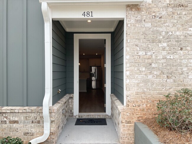 Foto del edificio - 481 Crown Dr