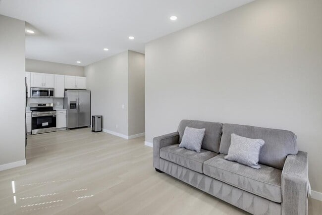 Building Photo - 7997 Montara Ave