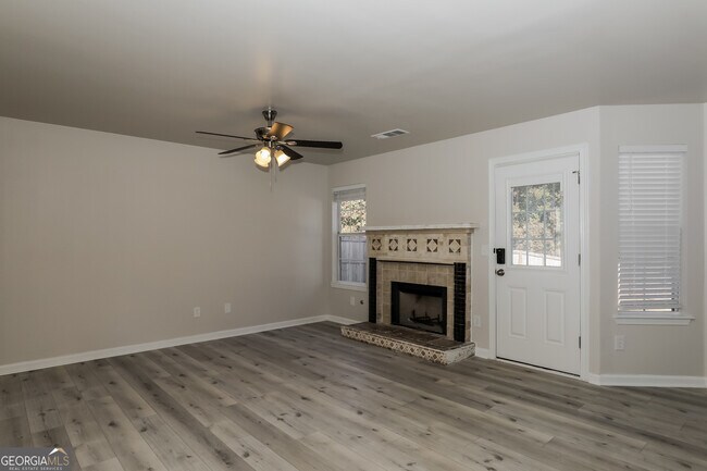 Foto del edificio - 1055 Field View Dr