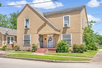 Building Photo - 2619 Nettleton St