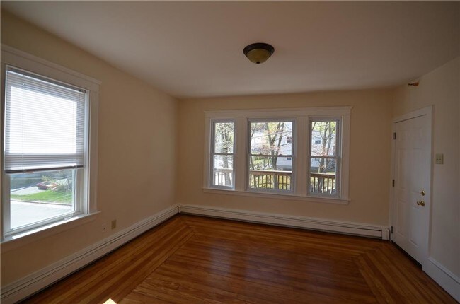 Building Photo - 818 Bernon St