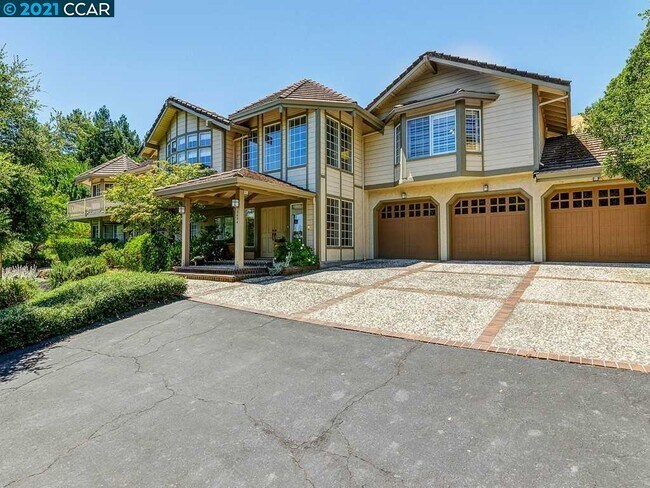 Building Photo - 3434 Woodview Dr