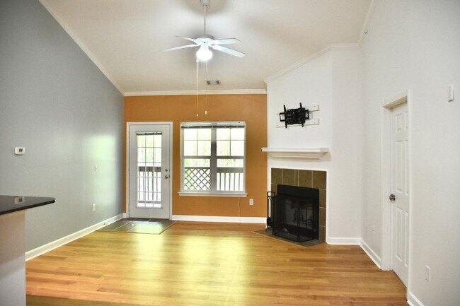 Foto del edificio - Asheville Condo Rental w/ Garage!