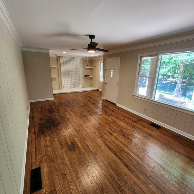 Foto del edificio - 6218 Stewart Rd