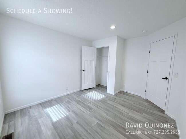 Building Photo - 6916 Country Ln