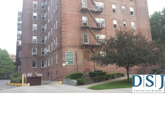 Primary Photo - 2661 W 2nd St