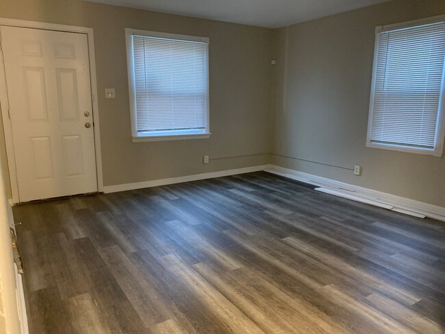 Building Photo - Recently Renovated Two Bedroom Coming Avai...