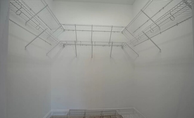 Building Photo - 253 Krimminger Ave SE