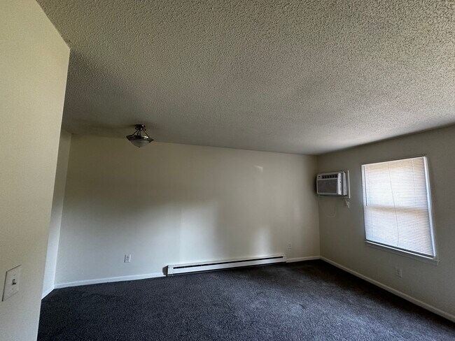 Foto del edificio - 112 Robbins Ave