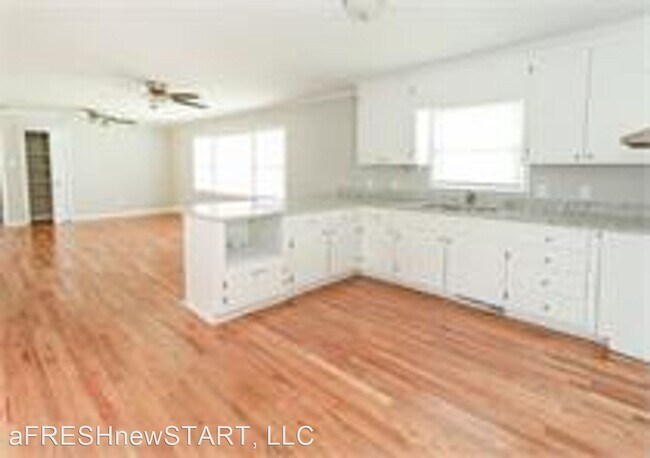 Foto del edificio - 3 br, 2 bath House - 521 North Fairview Road