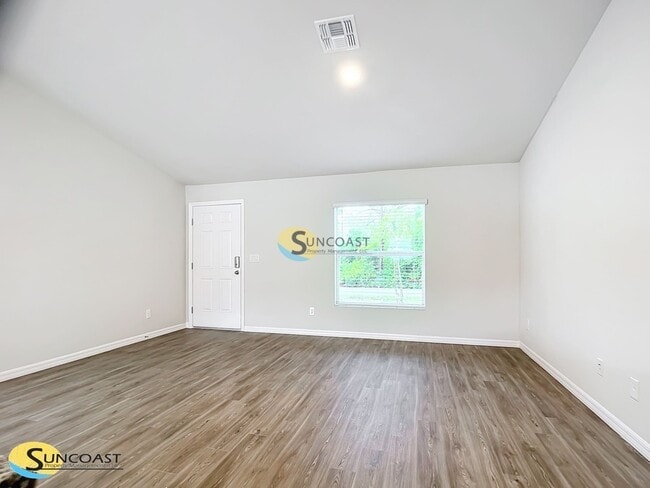 Foto del edificio - 7839 N Quibble Ave