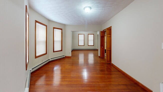 Foto del edificio - 64 Paris St