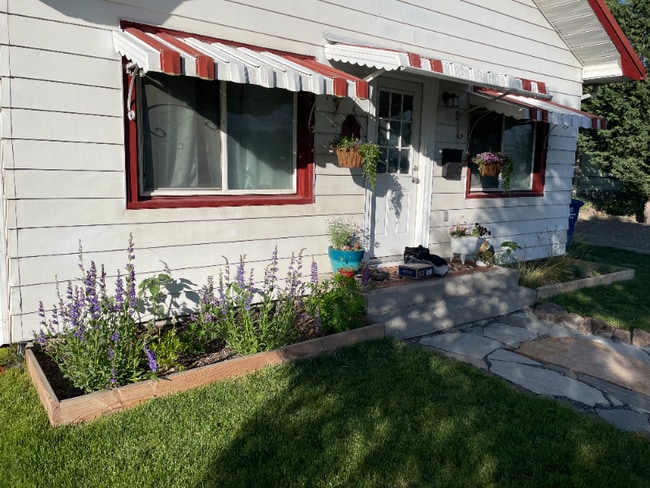 Building Photo - 628 4th Ave N