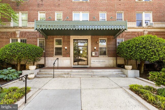 Foto del edificio - 2456 20th St NW