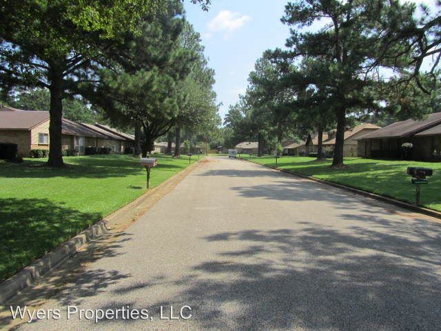Building Photo - 2108 Oak Hollow St