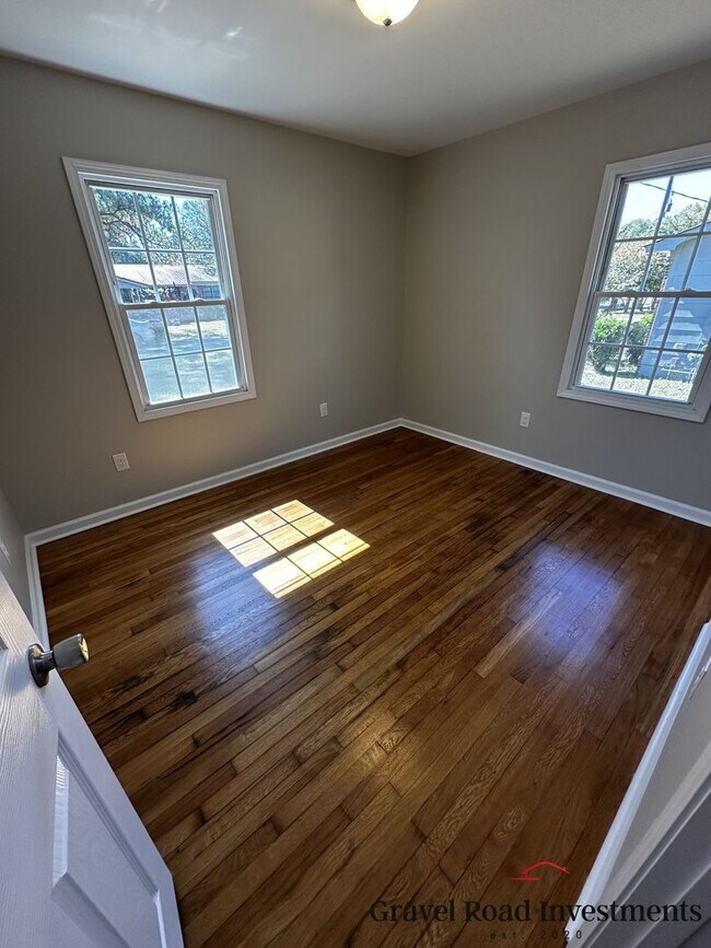 Foto del edificio - 3BR Home with Fresh Updates