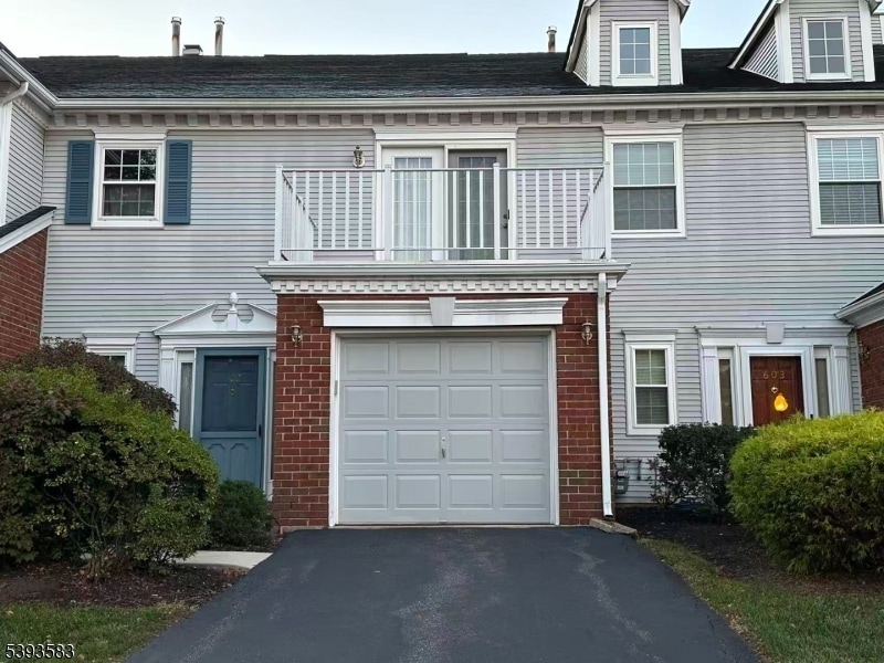 Foto principal - 604 Bayley Ct