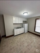 Building Photo - 605 N Detroit St