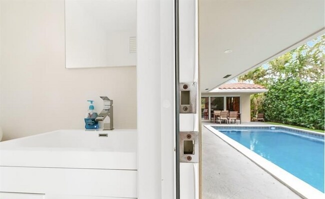 Foto del edificio - 2409 NE 22nd Terrace