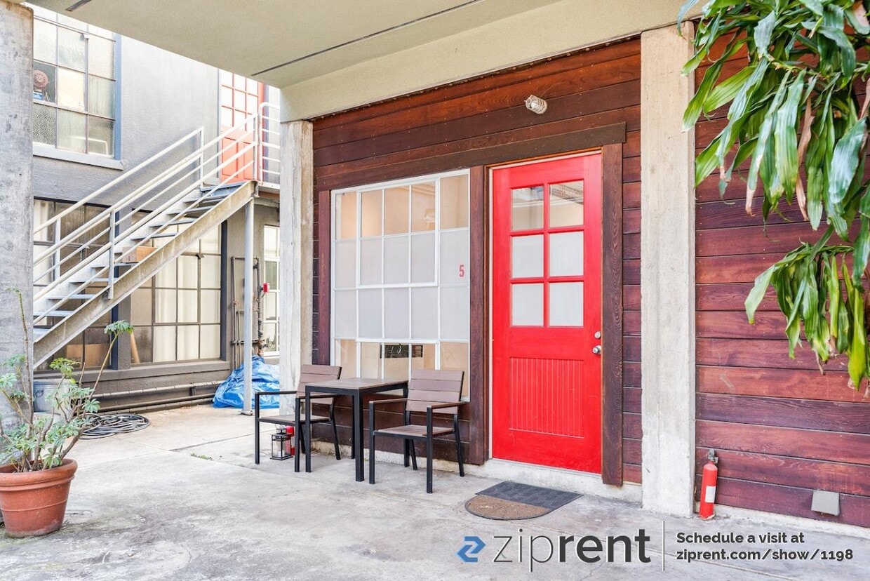 Primary Photo - 3016 Filbert St