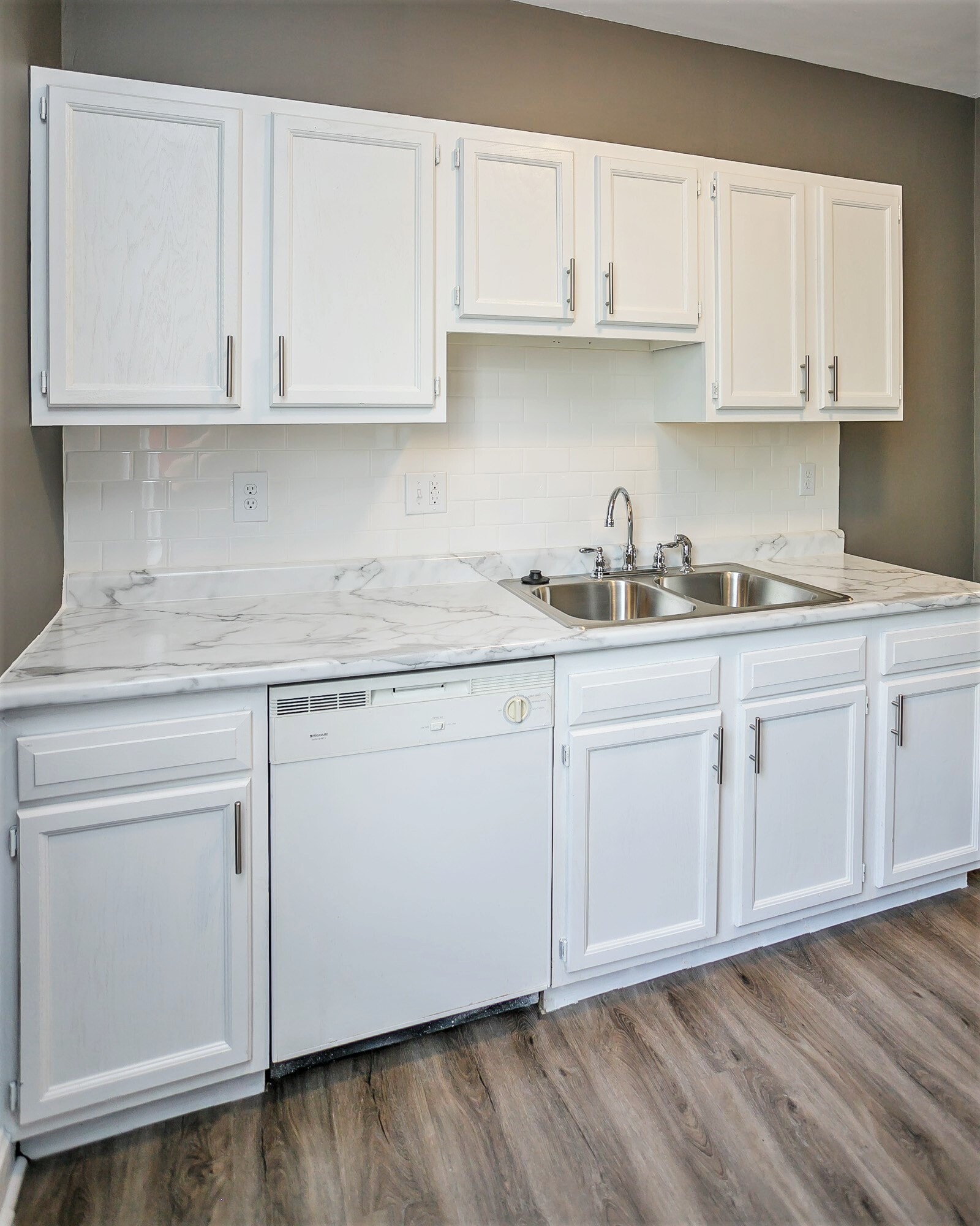 Bon Air Apartments – photo 2