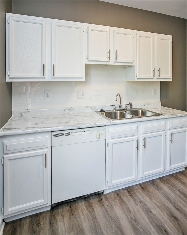 Building Photo - Bon Air Apartments