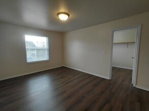 Building Photo - 16770A Huntington Ln